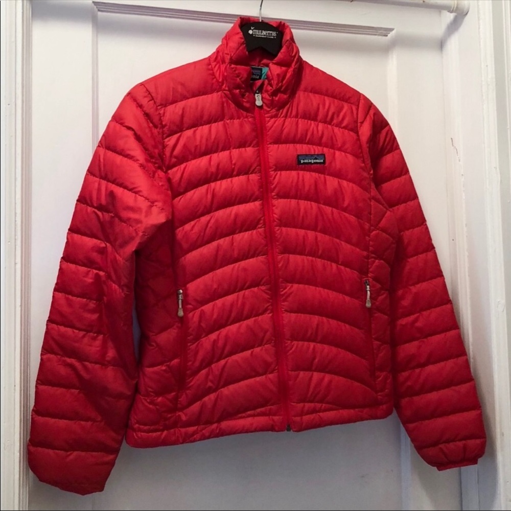 Patagonia Down Sweater women’s XS in Jeweled Berry